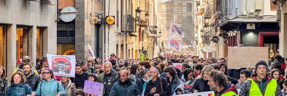Manifestación Salvemos Canal Roya Jaca 15 abril